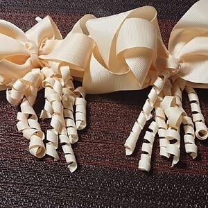 No Boundaries Cream Hair Bows